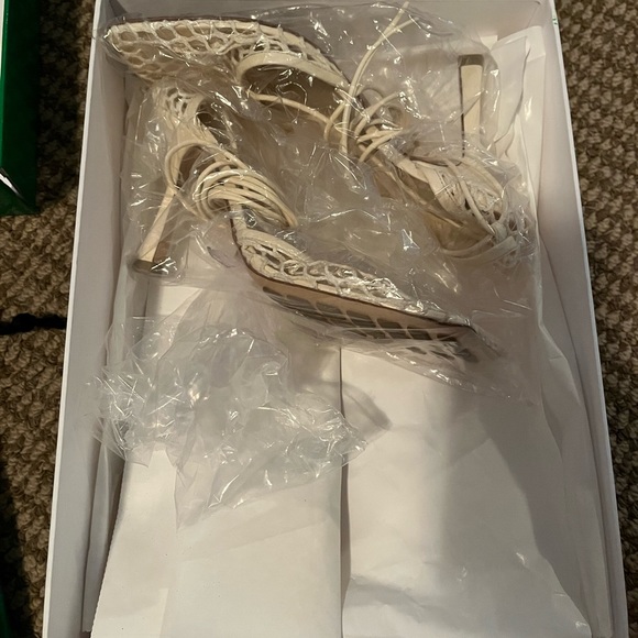 Bottega Veneta Mesh Stretch Sandals - Picture 5 of 9